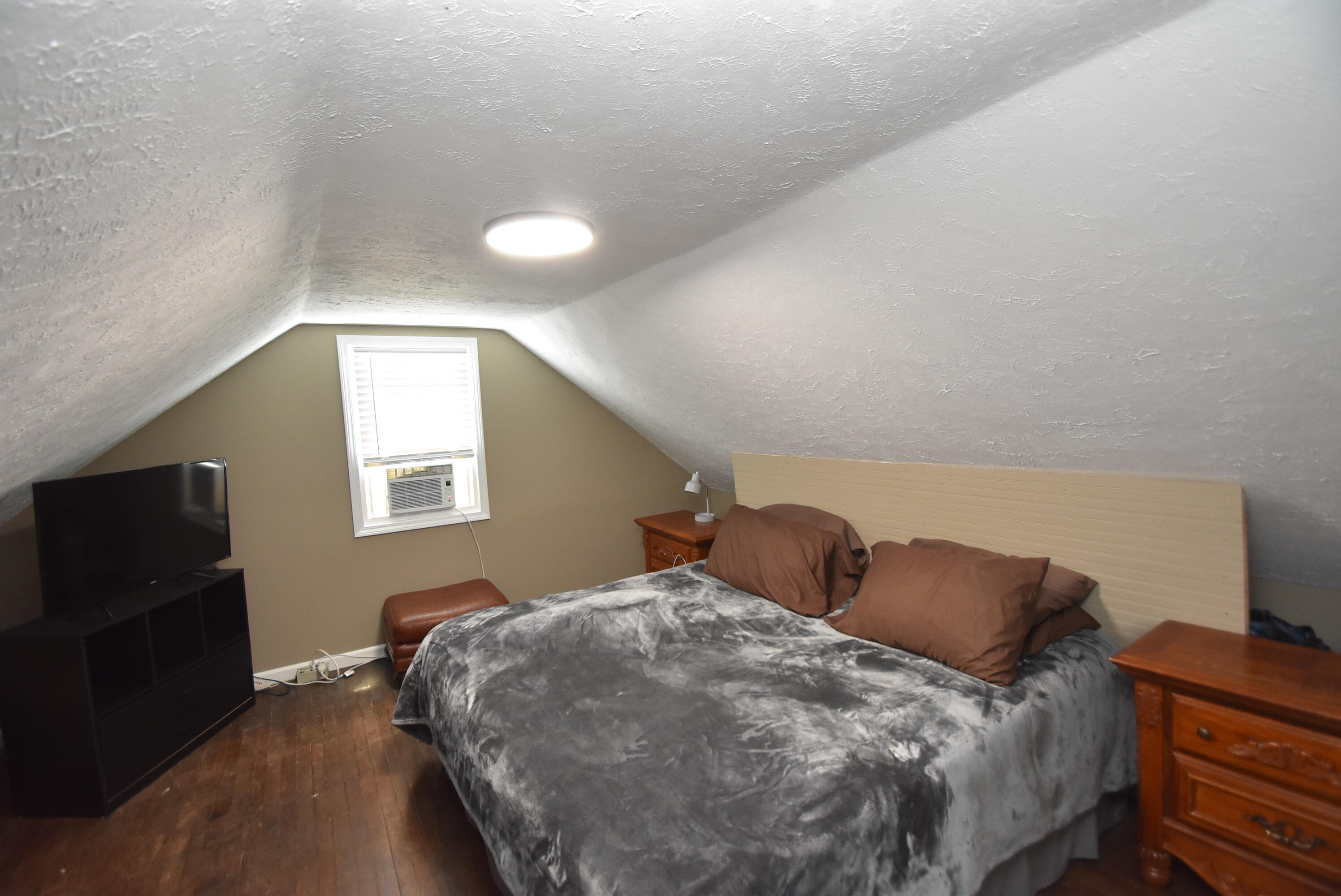691 Fairview Road Salvisa, KY 40372 - Photo 18 of 42 Second floor bedroom