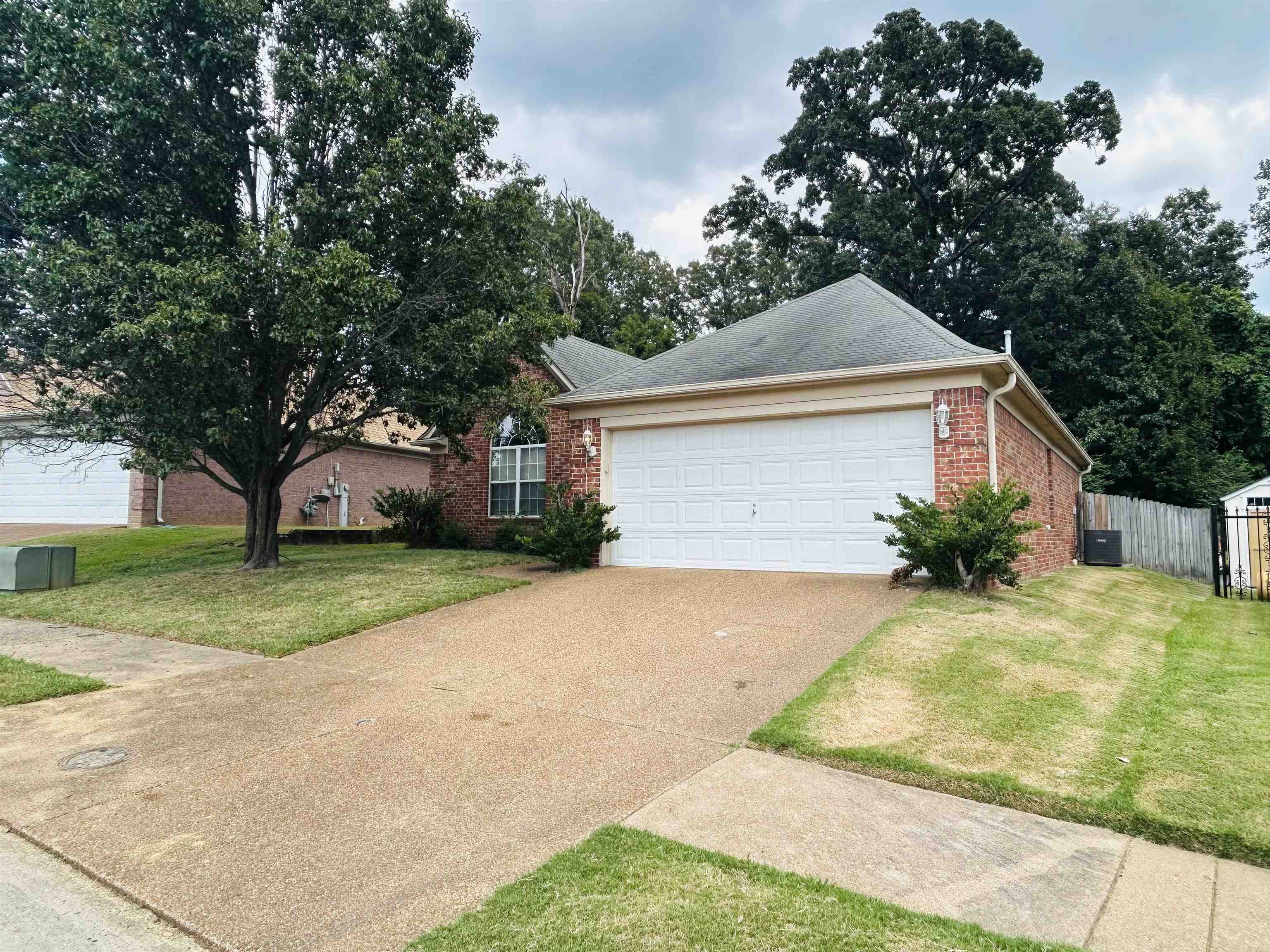 3912 Sundale Way West Memphis, TN 38135 - Photo 3 of 25 a view of backyard of house and green space