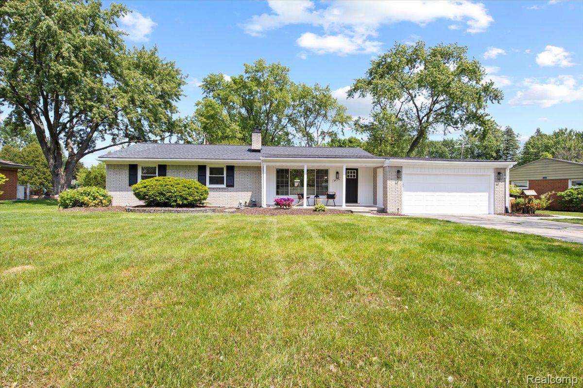 28374 Westerleigh Road Farmington, MI 48334 - Photo 2 of 43