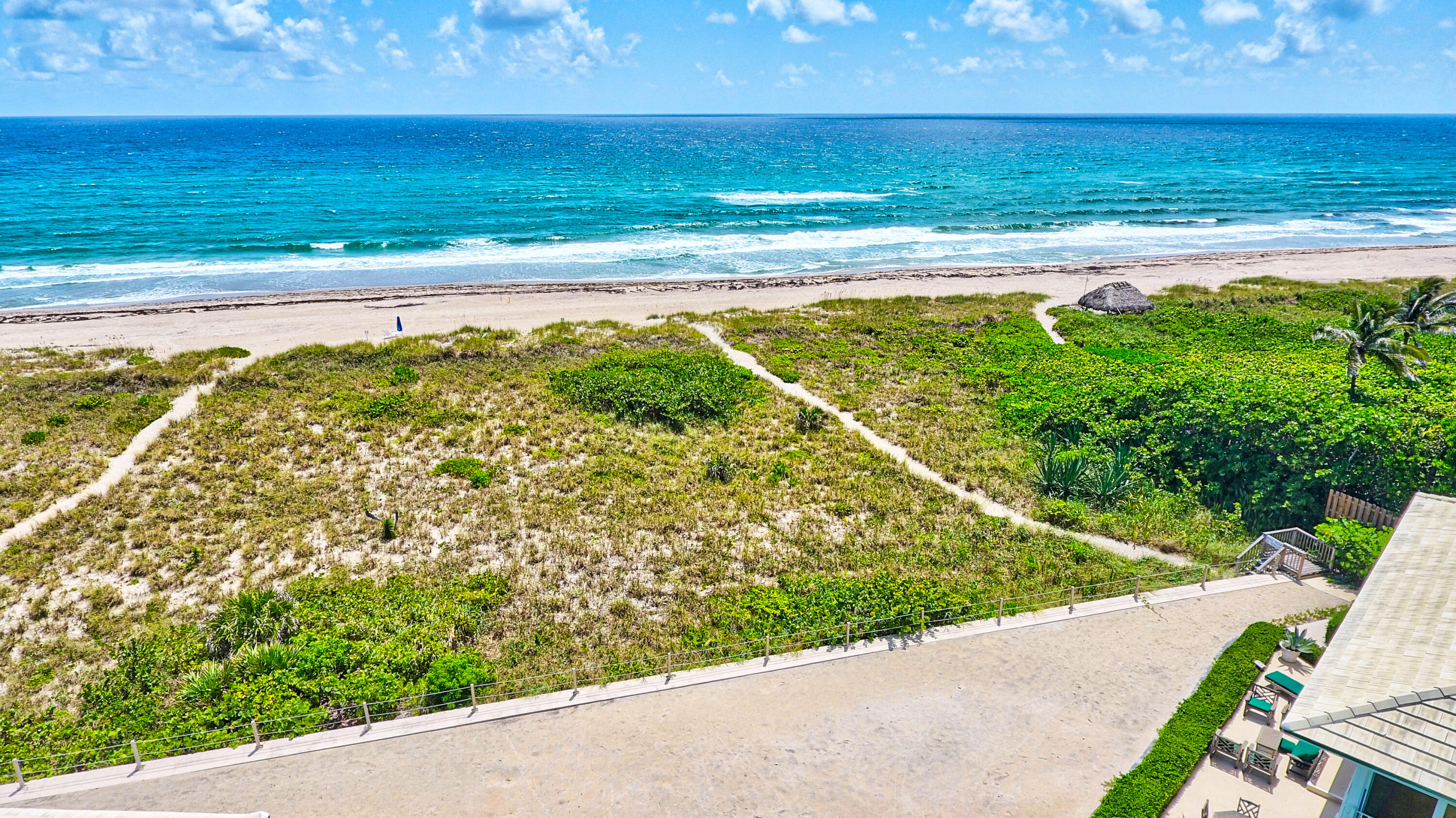 801 North Ocean Boulevard Delray Beach, FL 33483 - Photo 5 of 37 a view of a field with an ocean