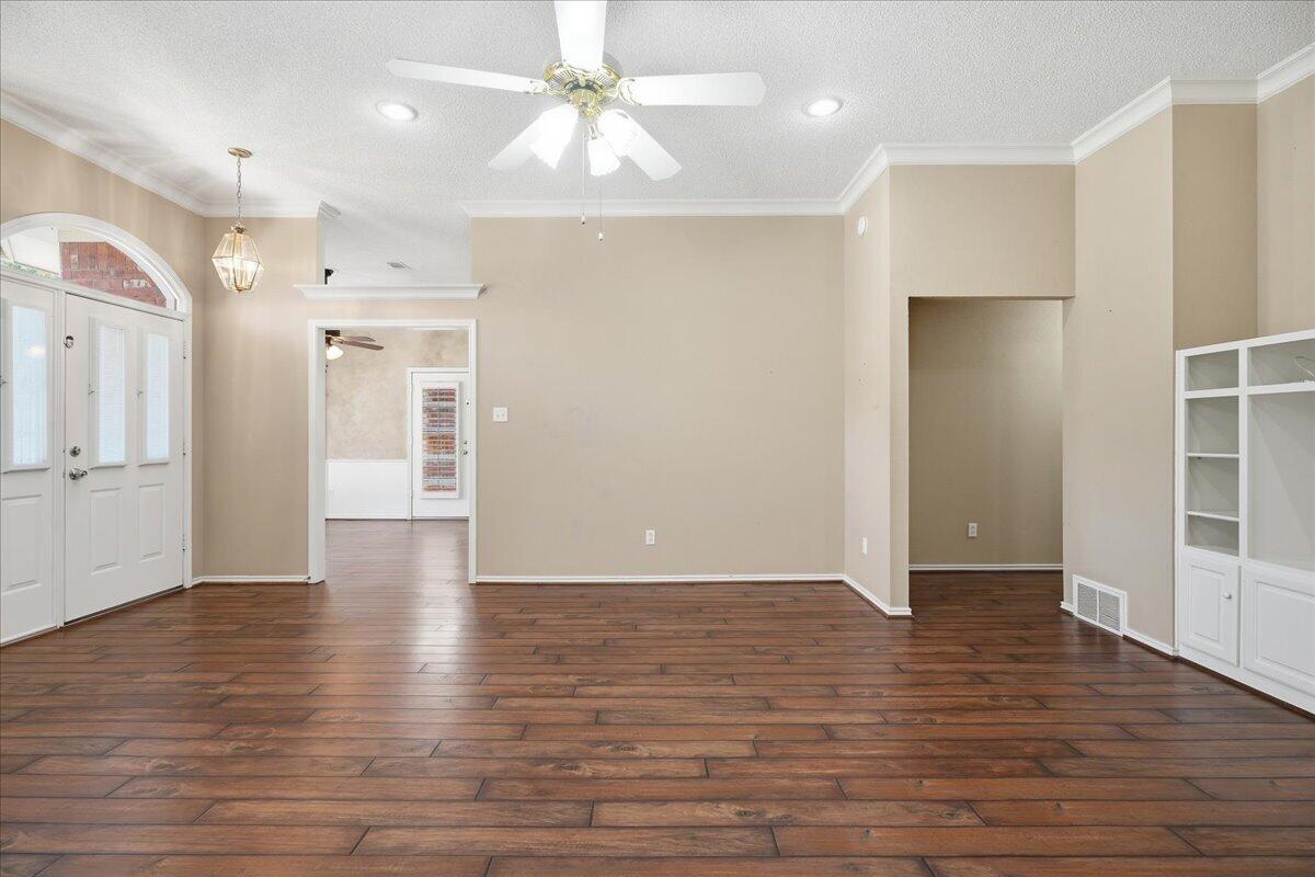 5513 65th Street Lubbock, TX 79424 - Photo 6 of 32 06-5513_65th_St_006