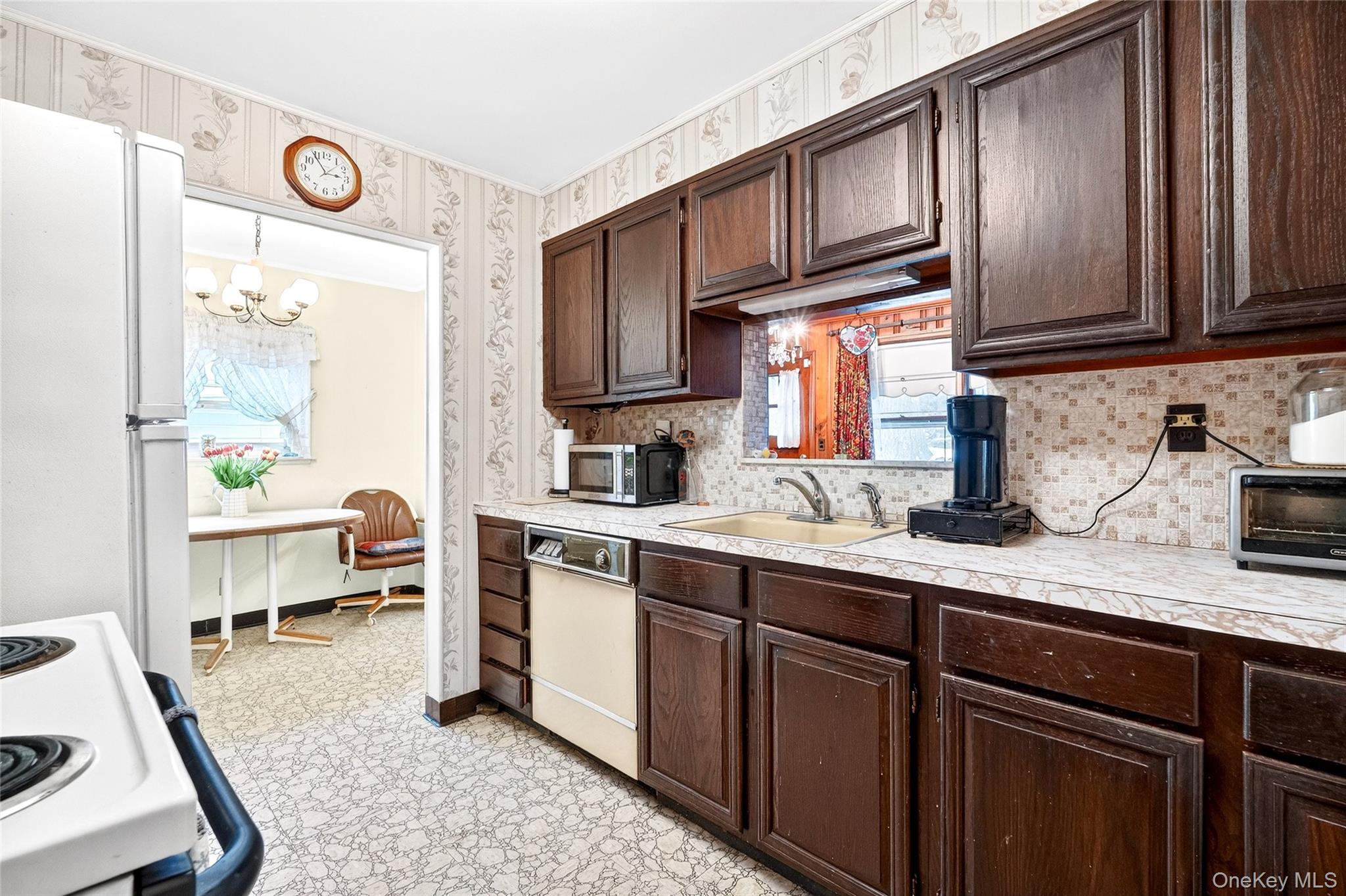 38 Raybrook Road Yonkers, NY 10704 - Photo 7 of 33