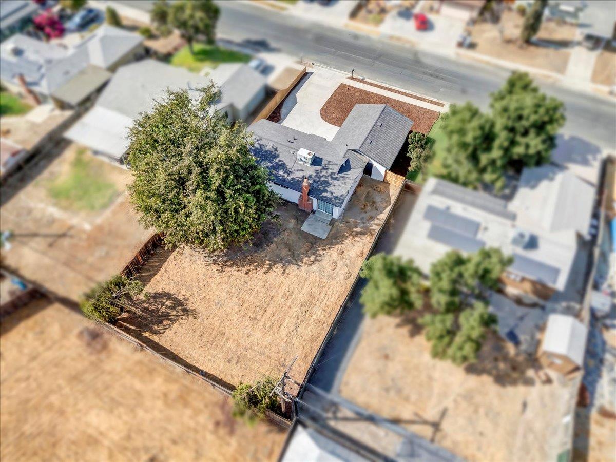 8685 Eddy Street Hanford, CA 93230 - Photo 31 of 45 view of a backyard