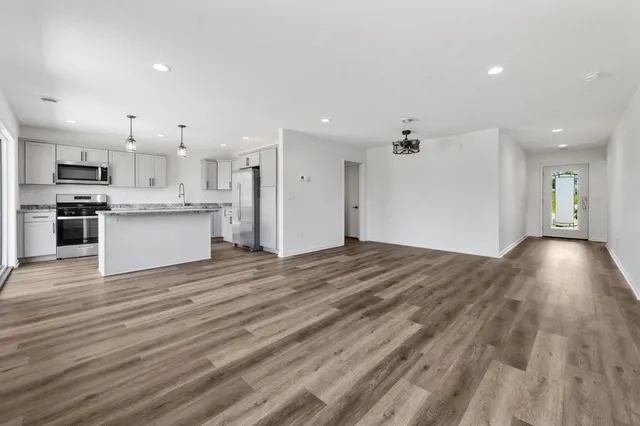 $274,900 | 307 Sunset Avenue, Mountain Lake, MN 56159