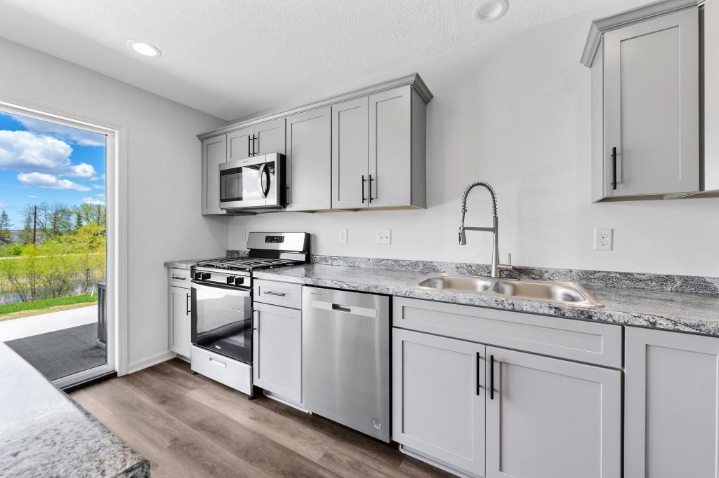 307 Sunset Avenue Mountain Lake, MN 56159 - Photo 10 of 26