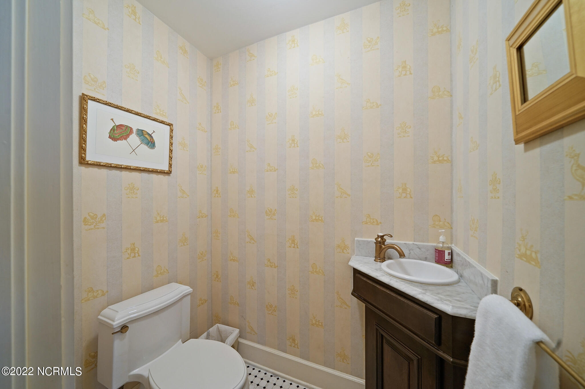 50 McCaskill Road West Pinehurst, NC 28374 - Photo 26 of 66 foyer bathroom