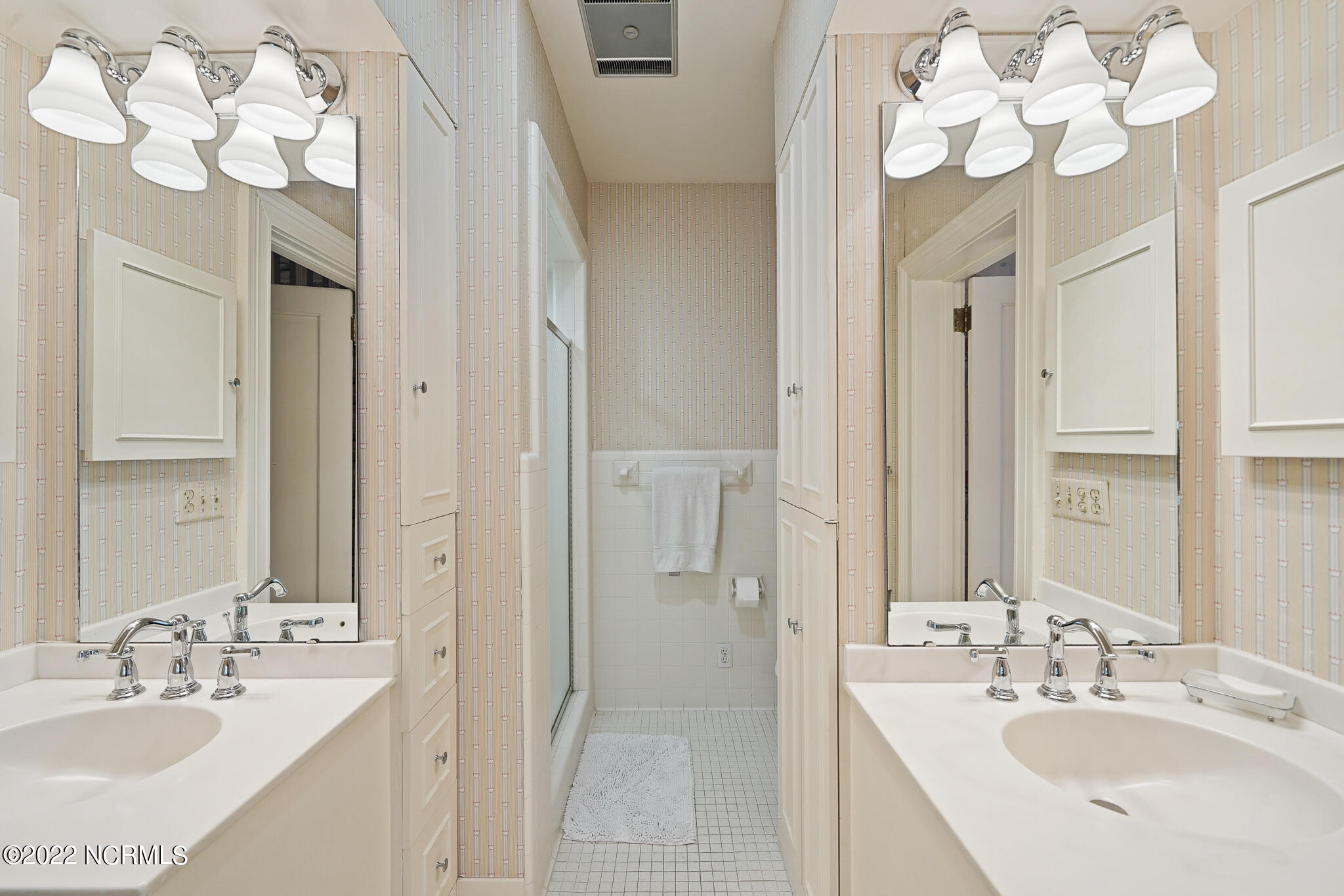 50 McCaskill Road West Pinehurst, NC 28374 - Photo 44 of 66 jack and Jill bath