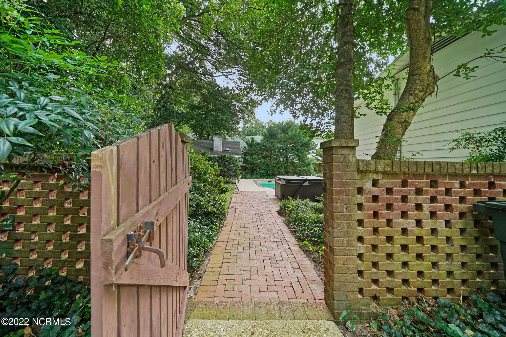 50 McCaskill Road West Pinehurst, NC 28374 - Photo 55 of 66 Garden Entrance