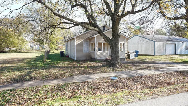 $32,500 | 604 North 3rd Street, Hayti, MO 63851