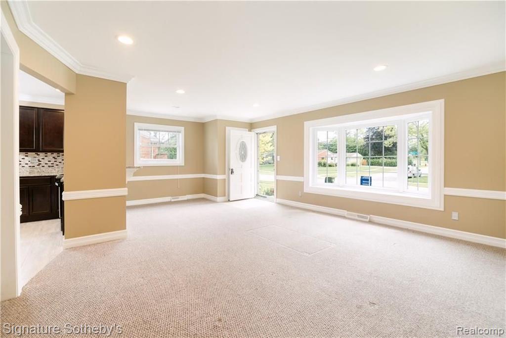 230 Winry Drive Rochester Hills, MI 48307 - Photo 2 of 19