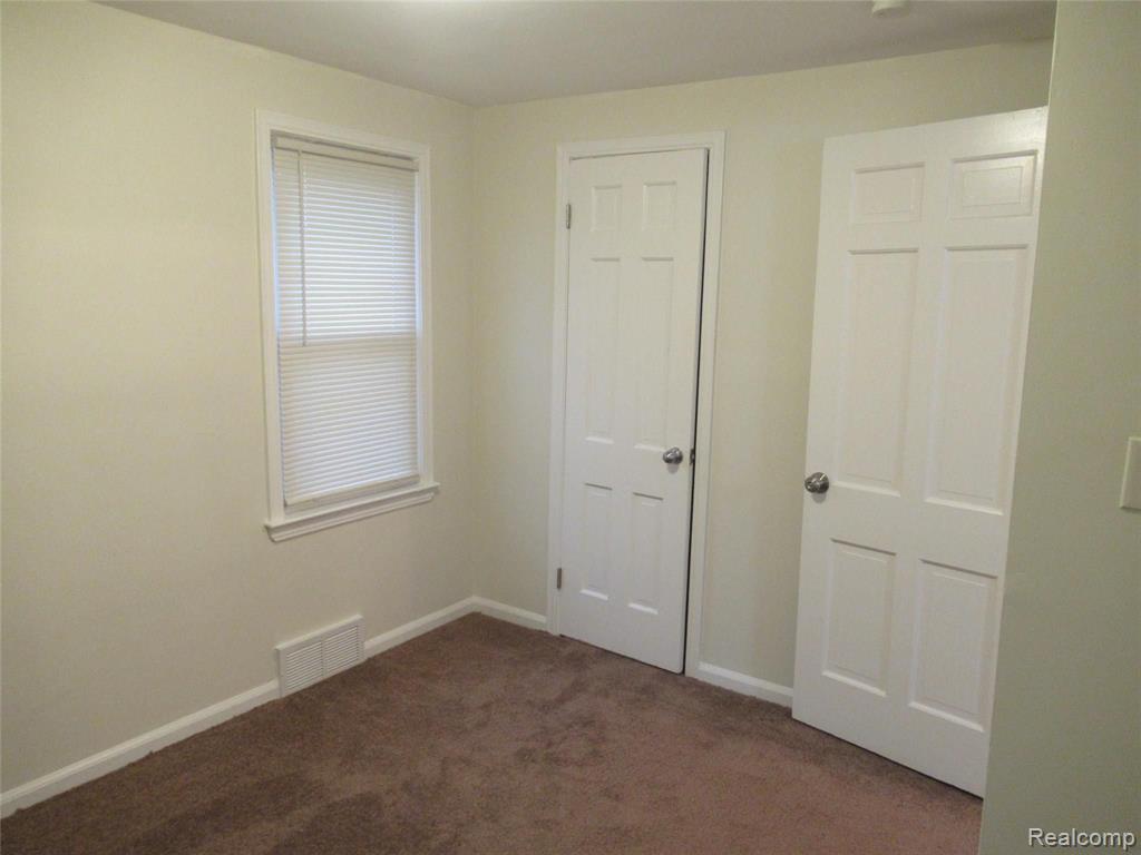4633 Firestone Street Dearborn, MI 48126 - Photo 12 of 16