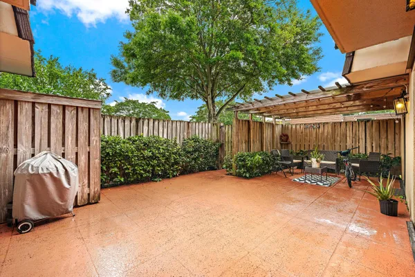 $2,900 | 1802 18th Lane, Palm Beach Gardens, FL 33418