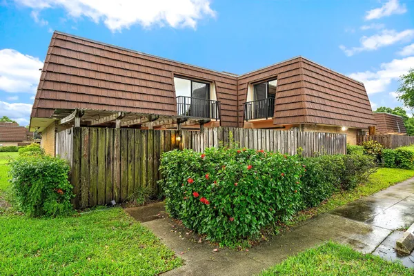 $2,900 | 1802 18th Lane, Palm Beach Gardens, FL 33418