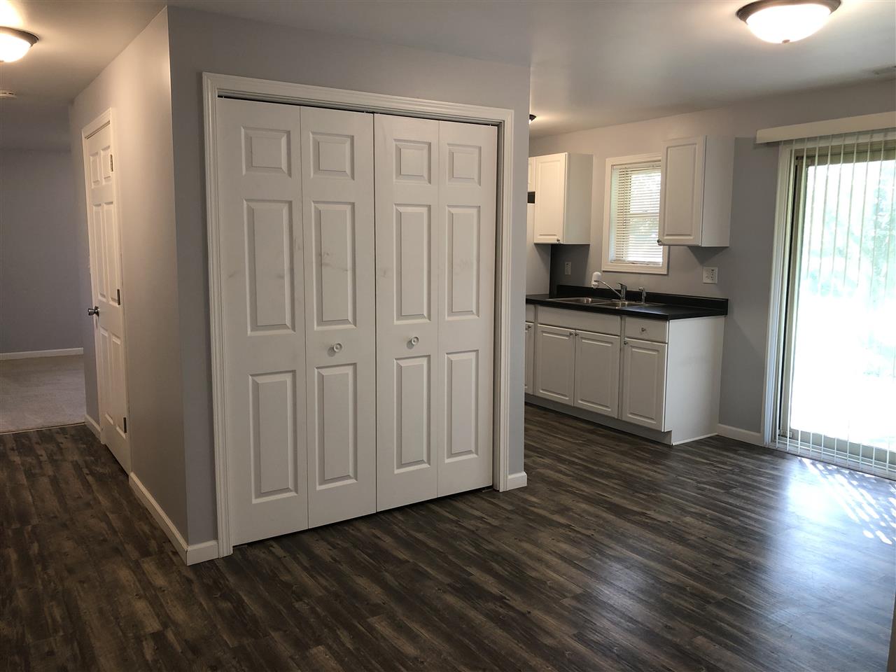 4015 Highcrest Road Rockford, IL 61107 - Photo 11 of 25 Gallery Image 11