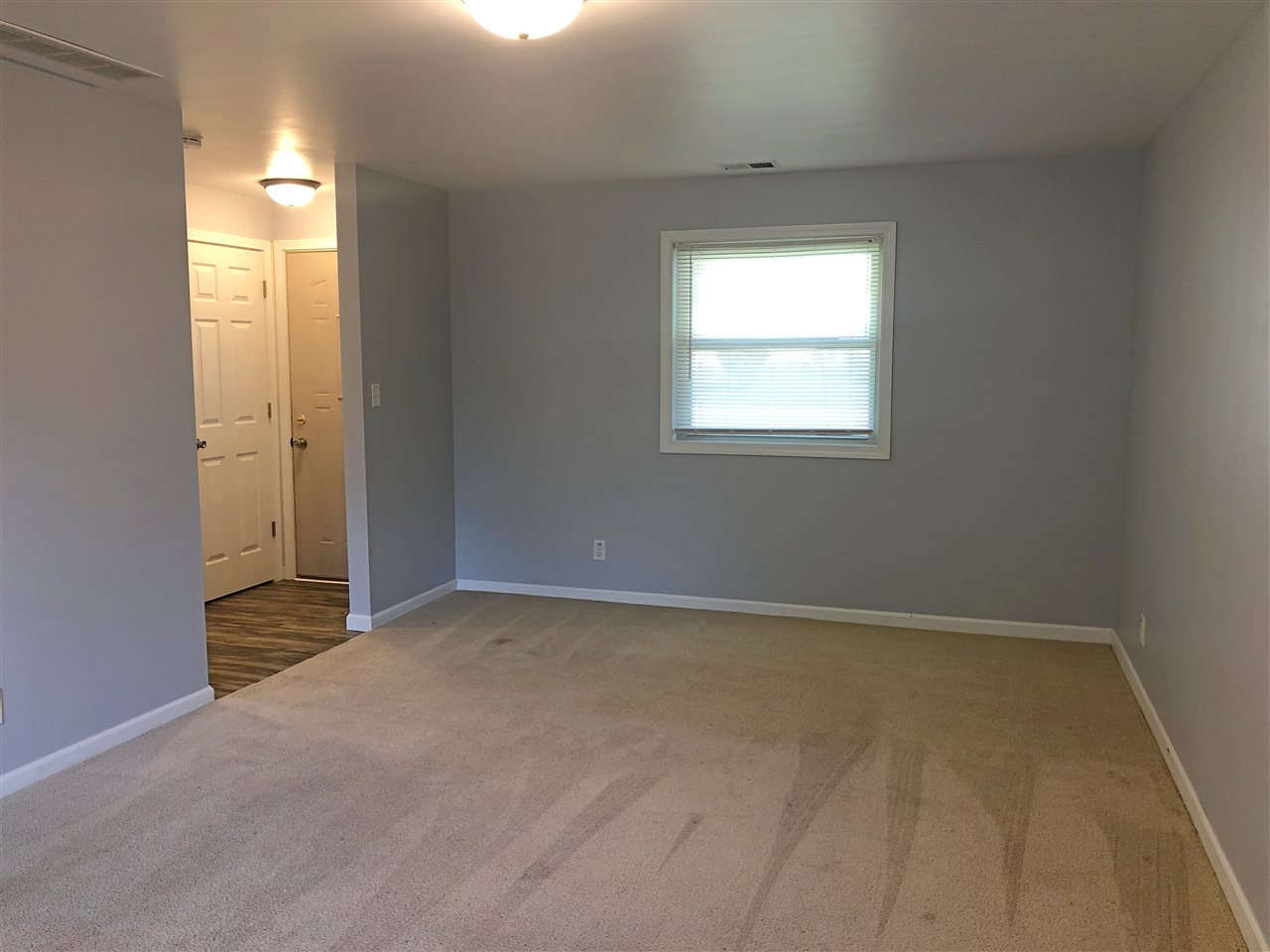 4015 Highcrest Road Rockford, IL 61107 - Photo 4 of 25 Gallery Image 4