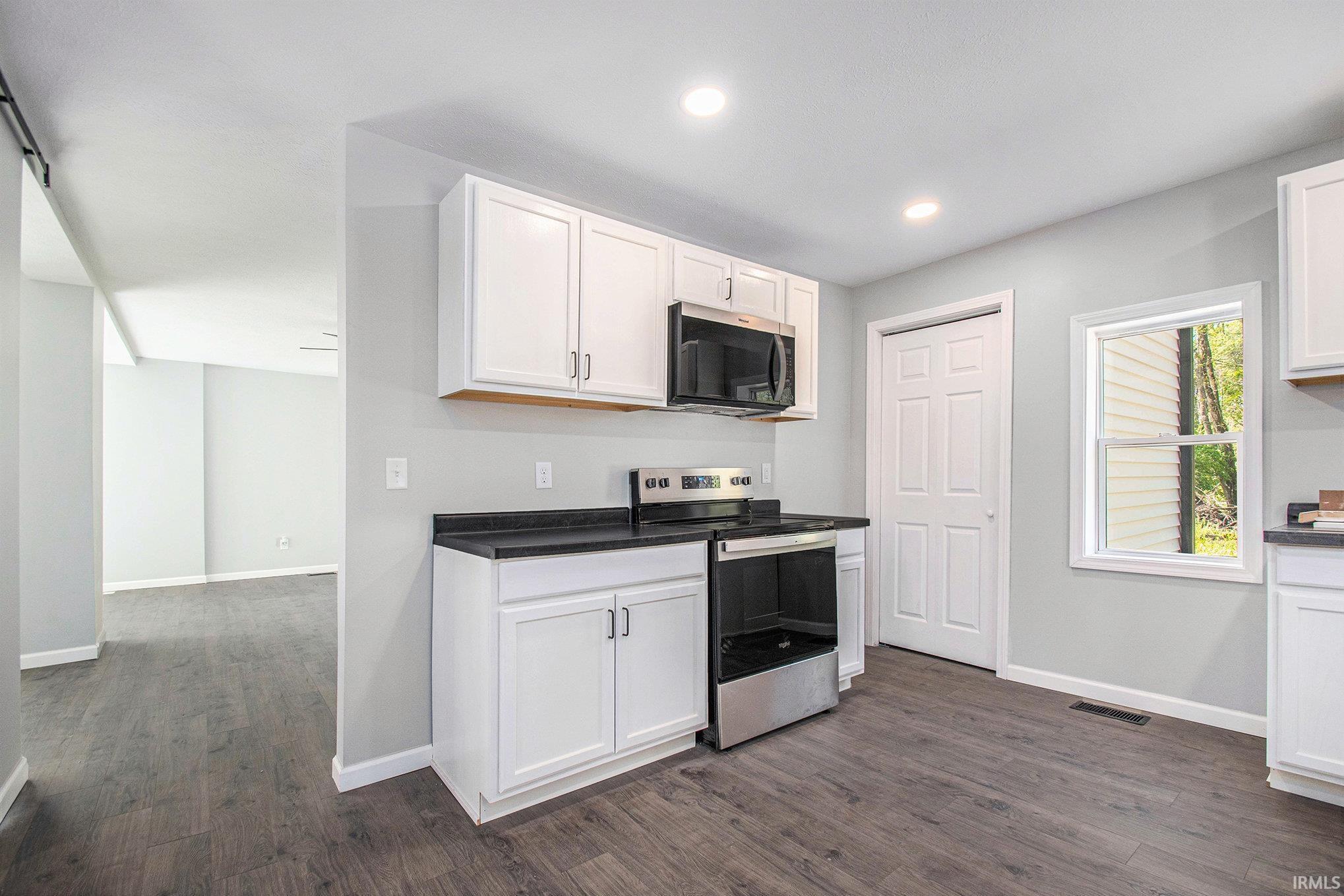10059 Jefferson Road Osceola, IN 46561 - Photo 11 of 29 Gallery Image 11
