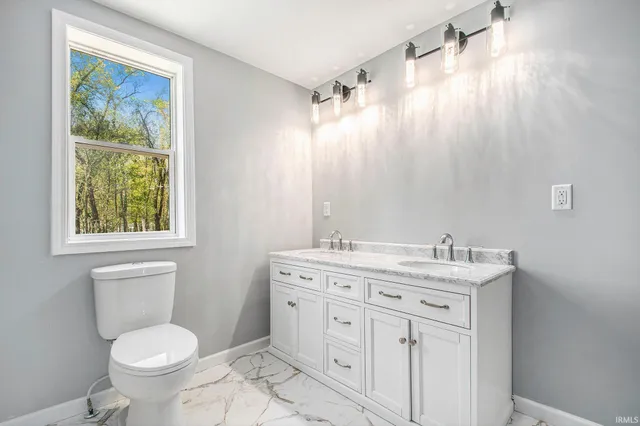 $299,900 | 10059 Jefferson Road, Osceola, IN 46561