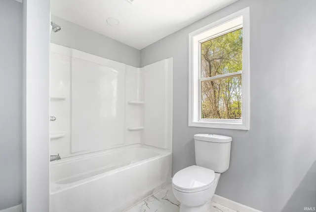 $299,900 | 10059 Jefferson Road, Osceola, IN 46561