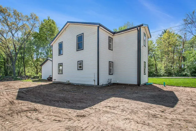 $299,900 | 10059 Jefferson Road, Osceola, IN 46561