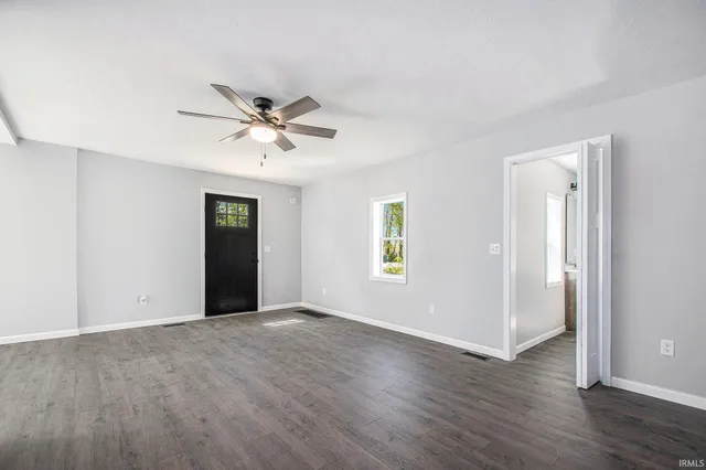 $299,900 | 10059 Jefferson Road, Osceola, IN 46561