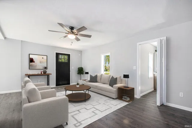 $299,900 | 10059 Jefferson Road, Osceola, IN 46561