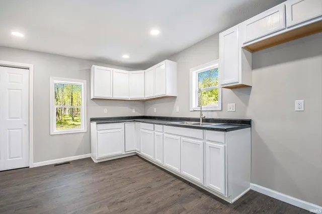 $299,900 | 10059 Jefferson Road, Osceola, IN 46561