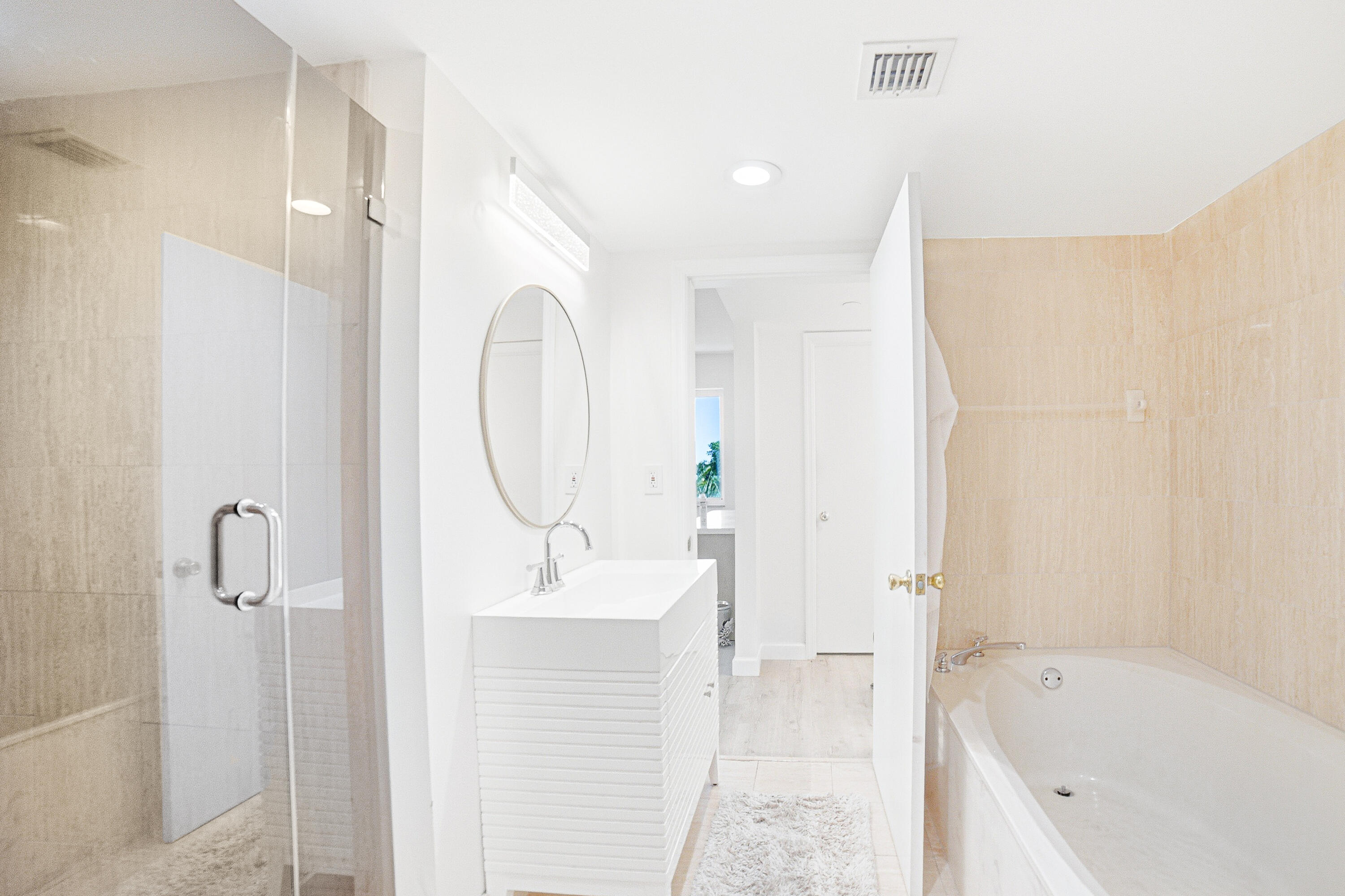 100 Southeast 5th Avenue Boca Raton, FL 33432 - Photo 27 of 51 Bedroom1-Bathroom