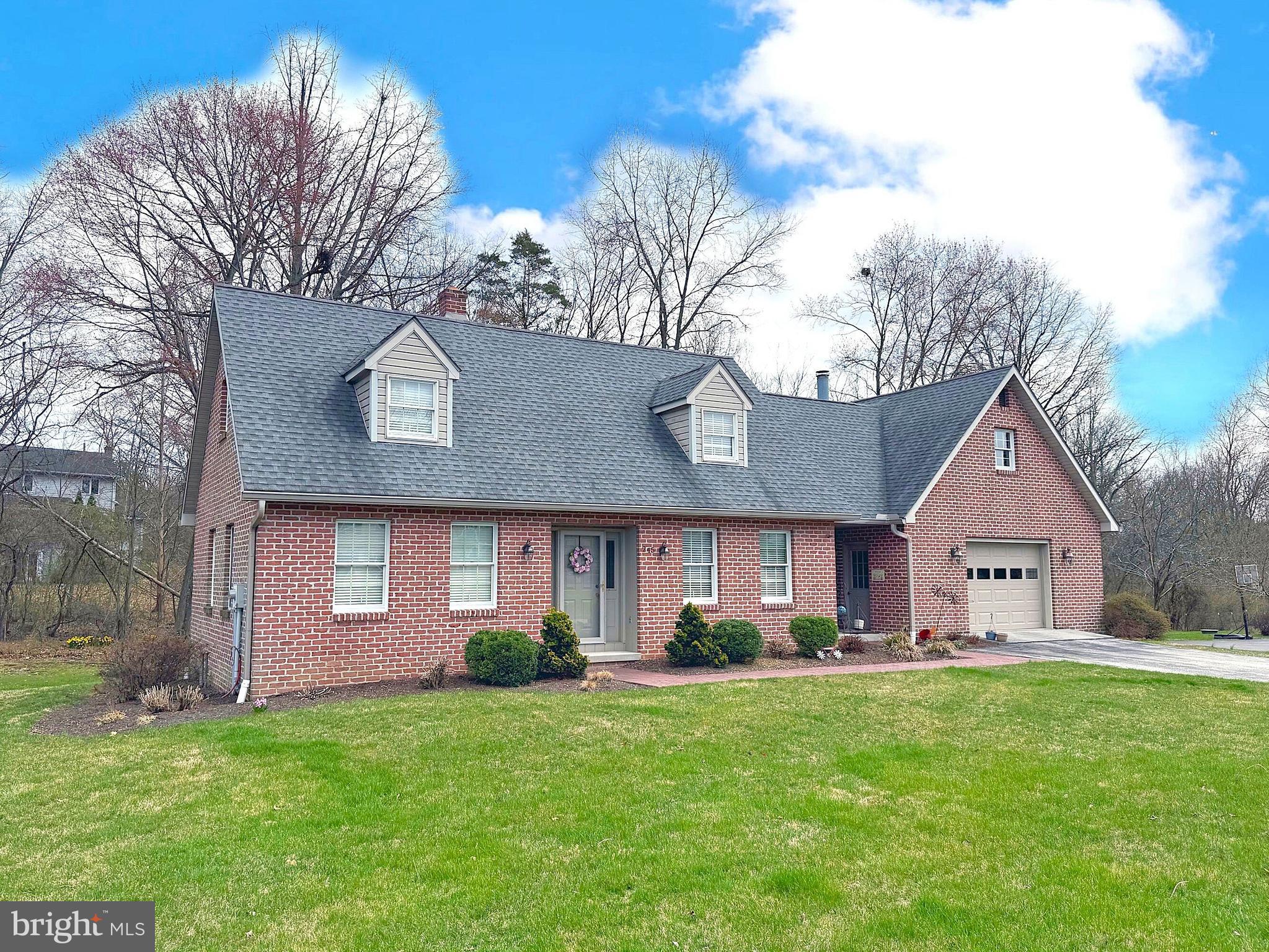 245 Montclair Road Gettysburg, PA 17325 - Photo 1 of 33