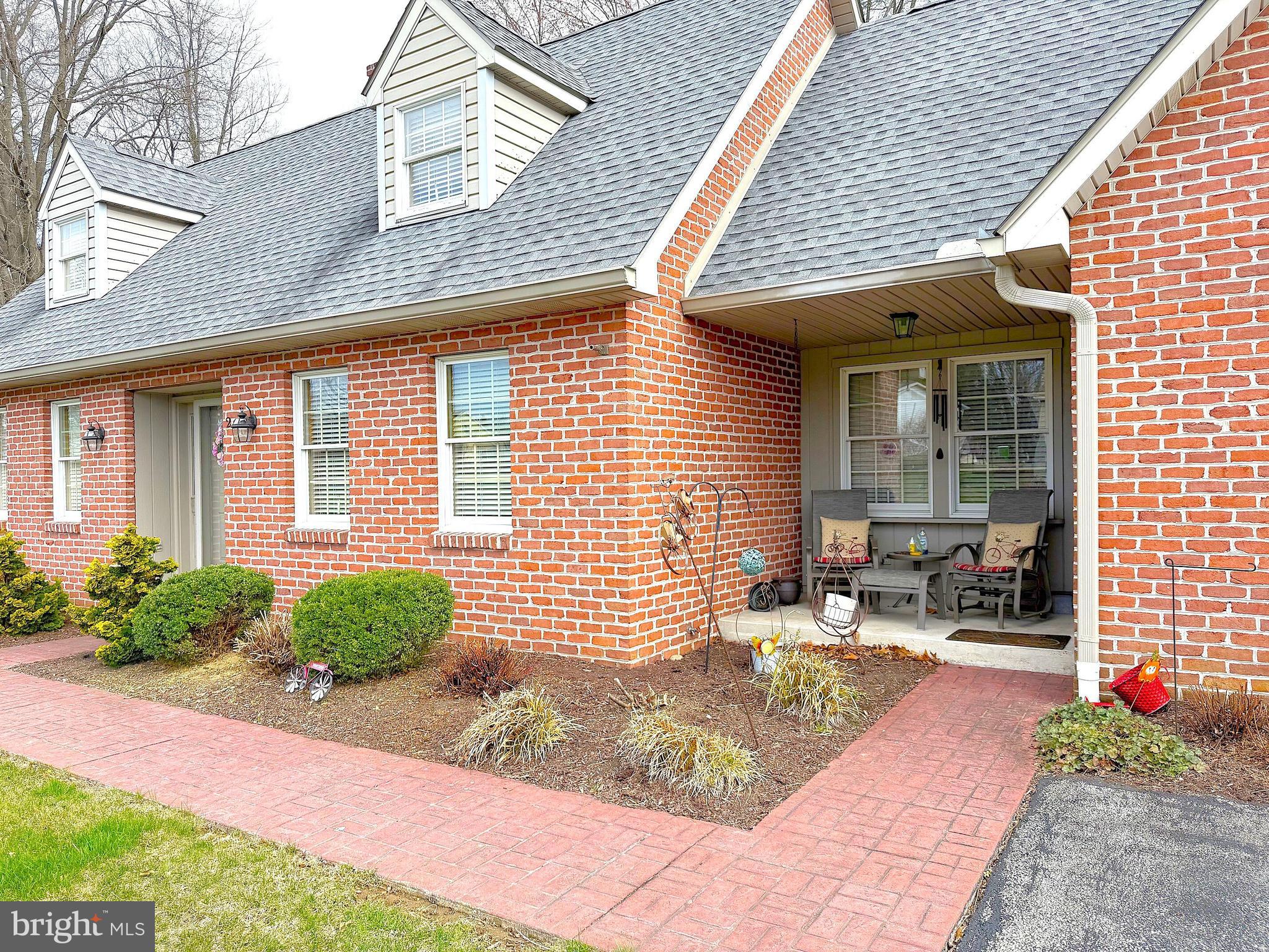 245 Montclair Road Gettysburg, PA 17325 - Photo 4 of 33