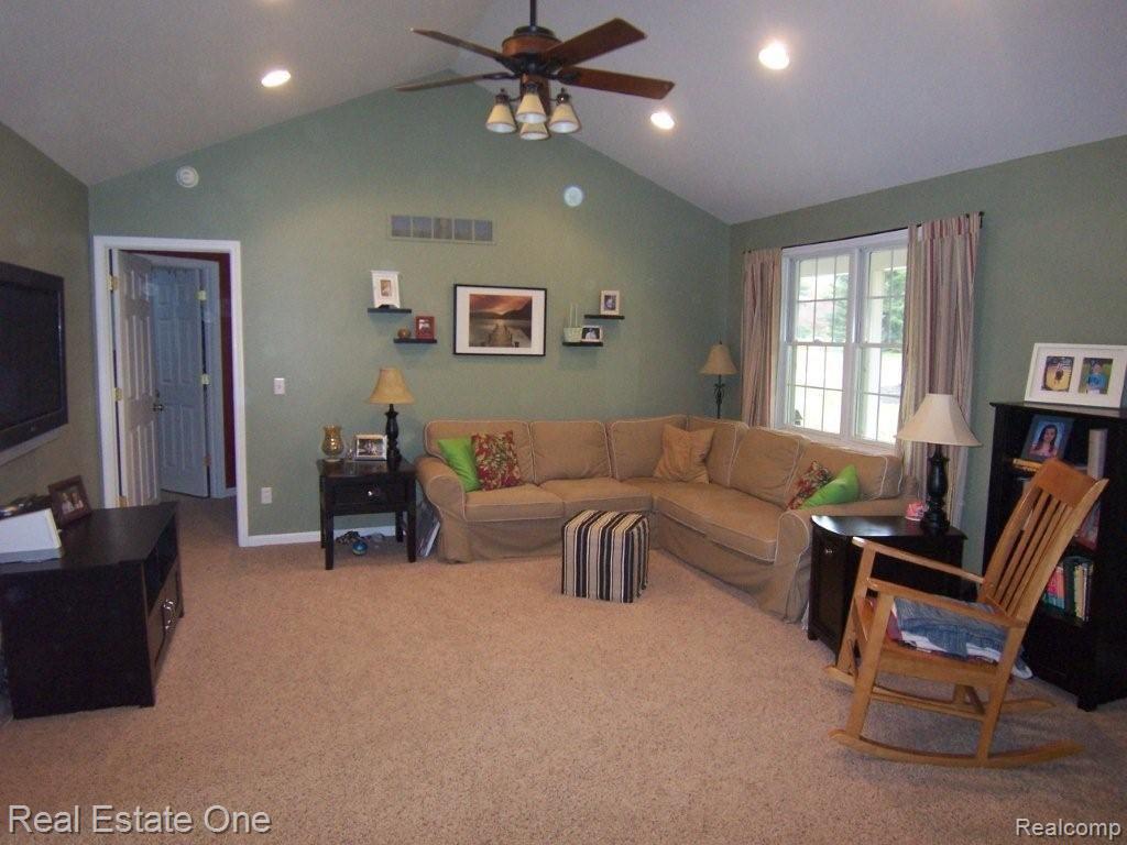 2916 Swarthout Road Pinckney, MI 48169 - Photo 17 of 24 Great Rm 3