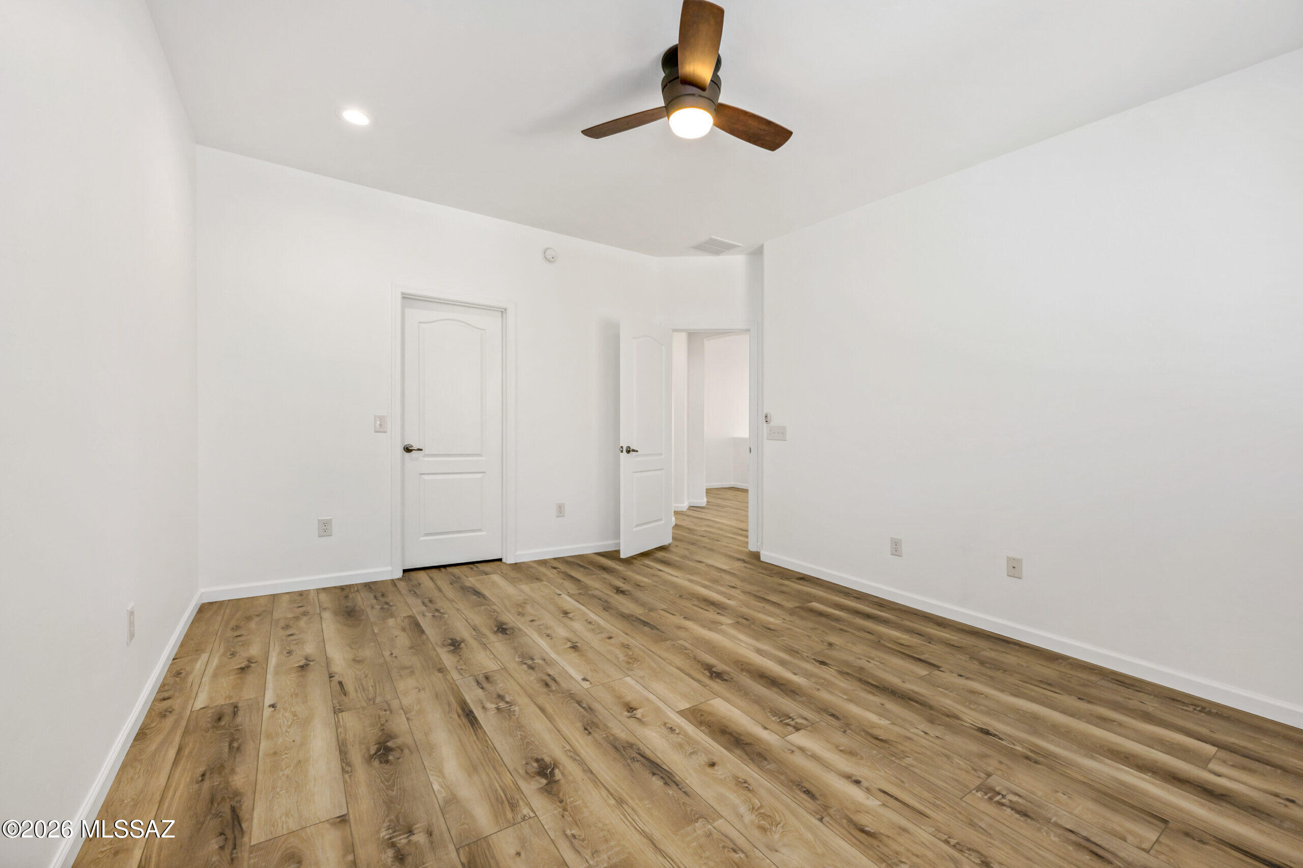 4261 North Golden Ridge Lane Tucson, AZ 85718 - Photo 3 of 11 bedroom-3-scaled