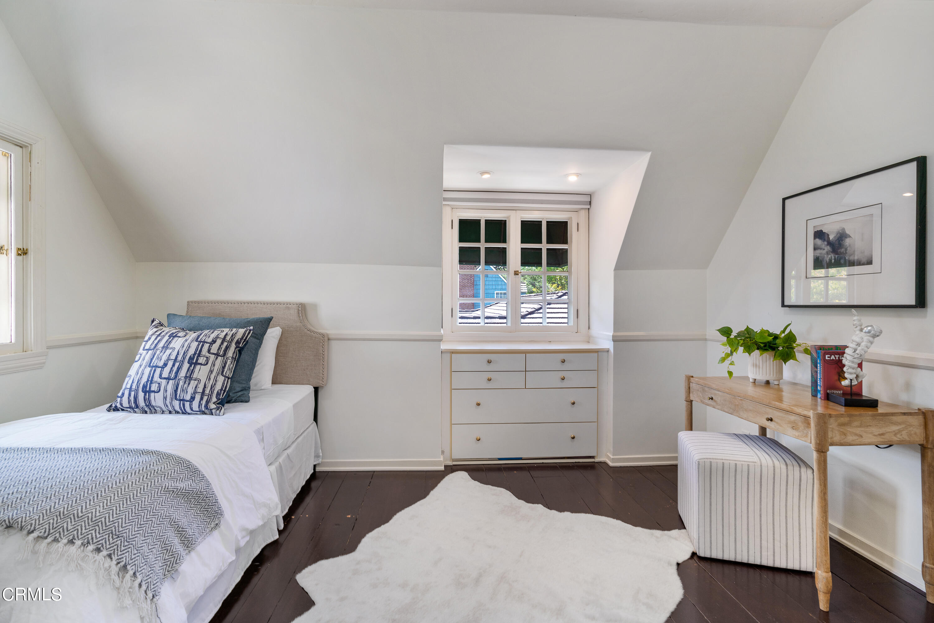 3642 Yorkshire Road Pasadena, CA 91107 - Photo 29 of 37 a bedroom with a bed and a window