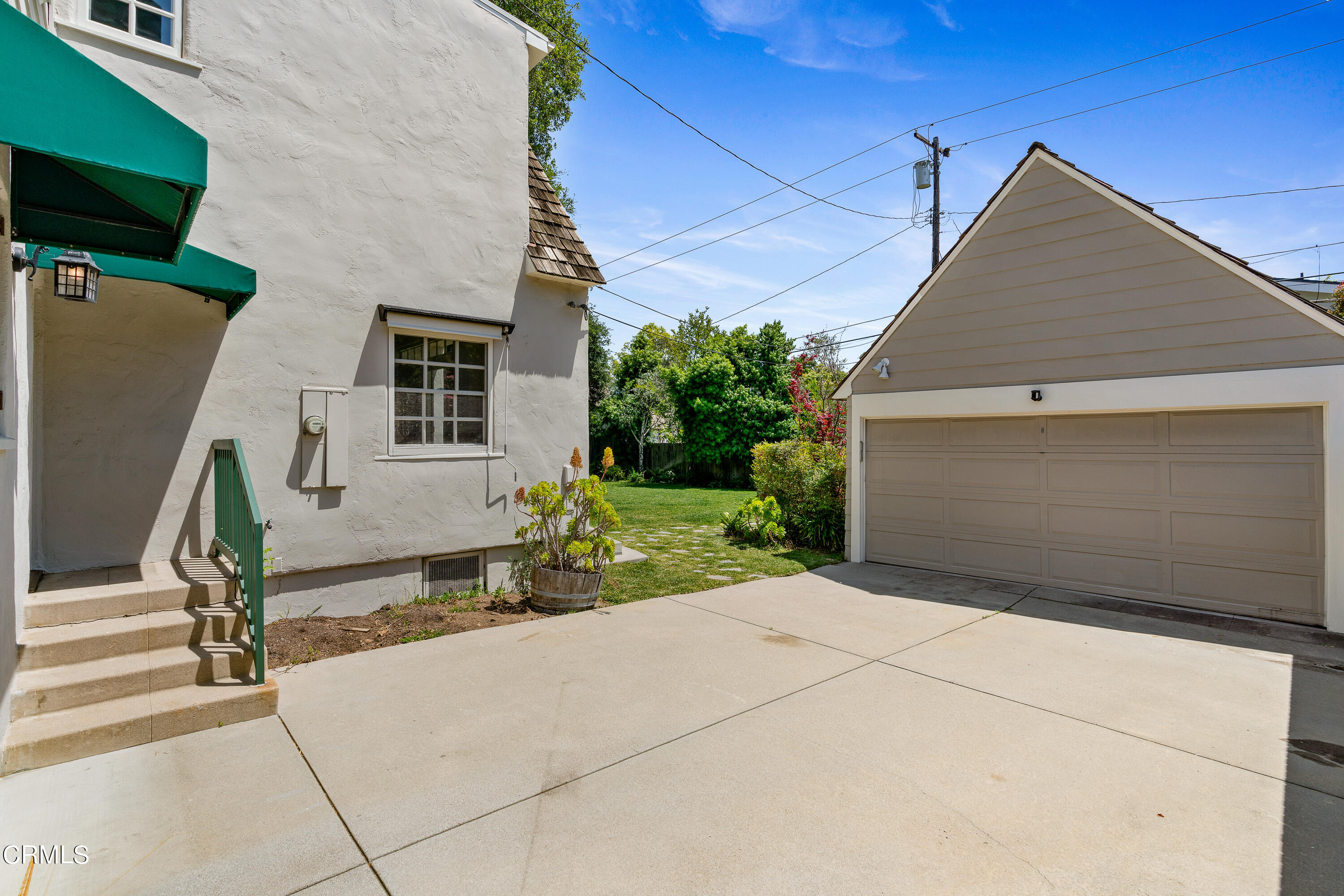 3642 Yorkshire Road Pasadena, CA 91107 - Photo 30 of 37 a house view with a outdoor space