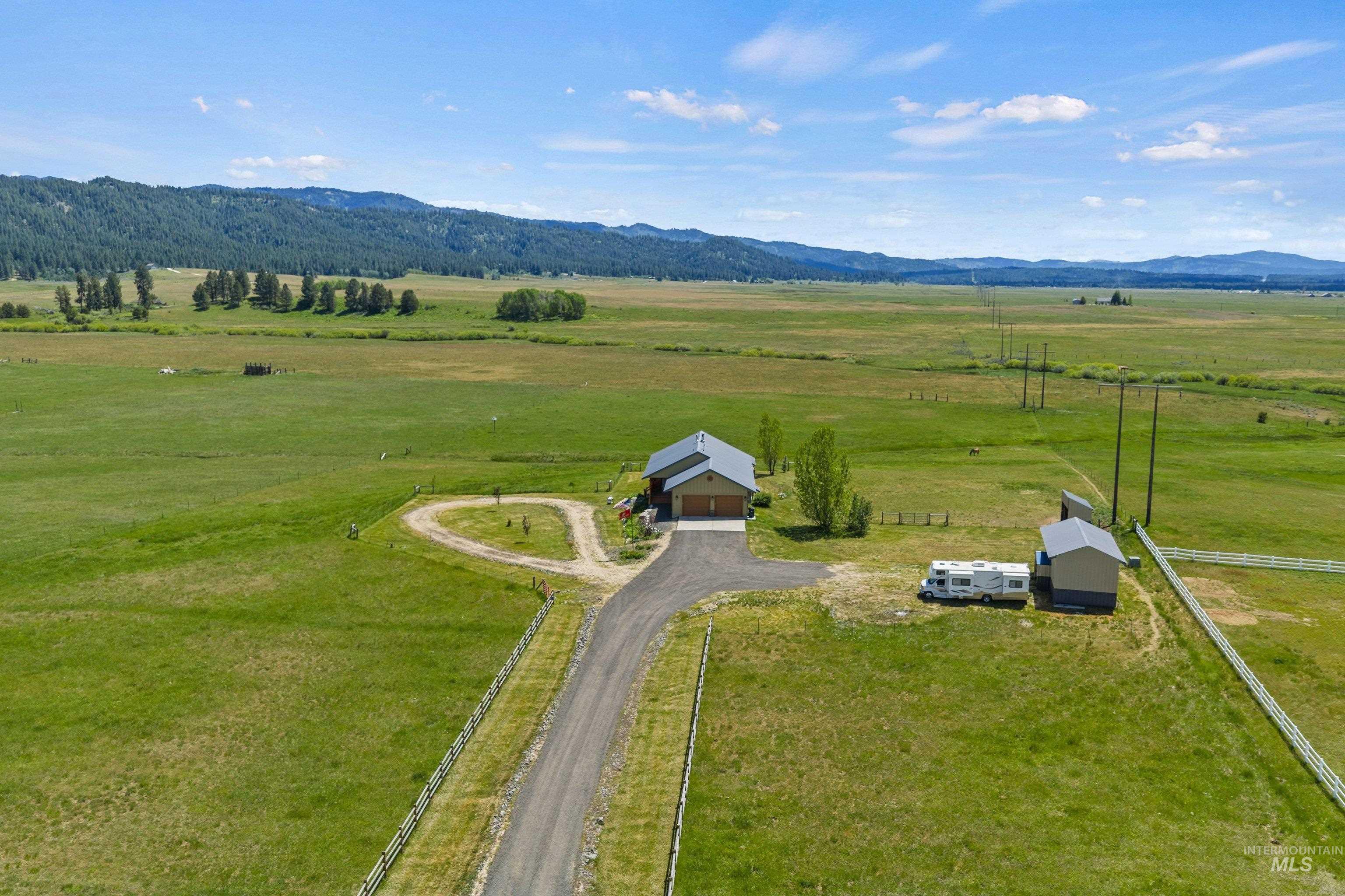 136 Goslin Loop Cascade, ID 83611 - Photo 3 of 50