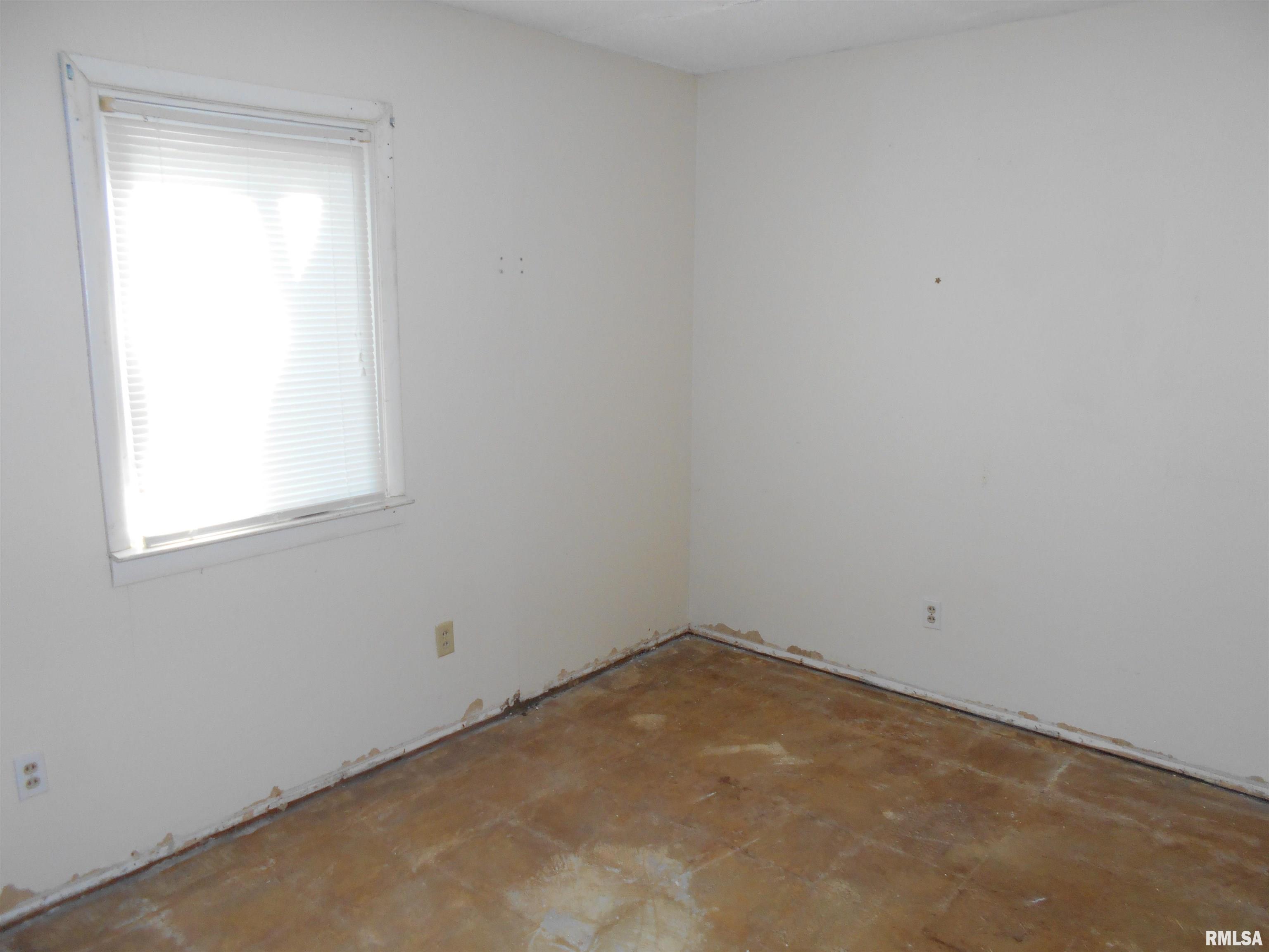 257 Jana Road Macomb, IL 61455 - Photo 7 of 12 Gallery Image 7