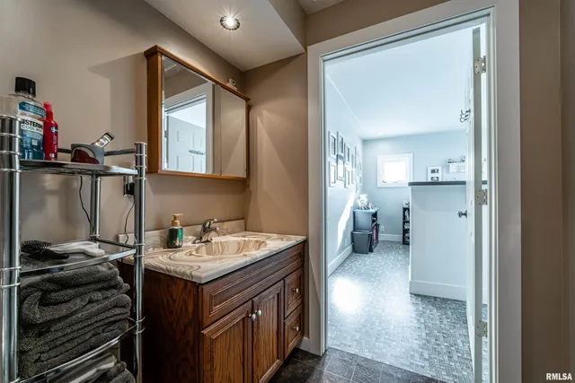 $289,000 | 710 North Jefferson Street, Lincoln, IL 62656