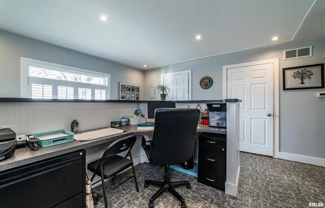 $289,000 | 710 North Jefferson Street, Lincoln, IL 62656