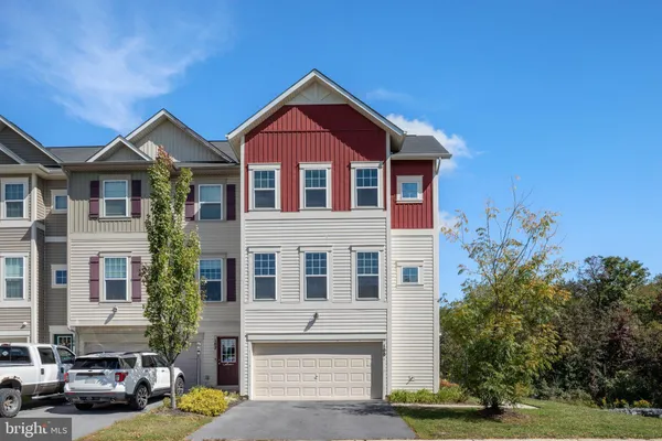 $2,575 | 100 Splendor Garden Way, Stephenson, VA 22656