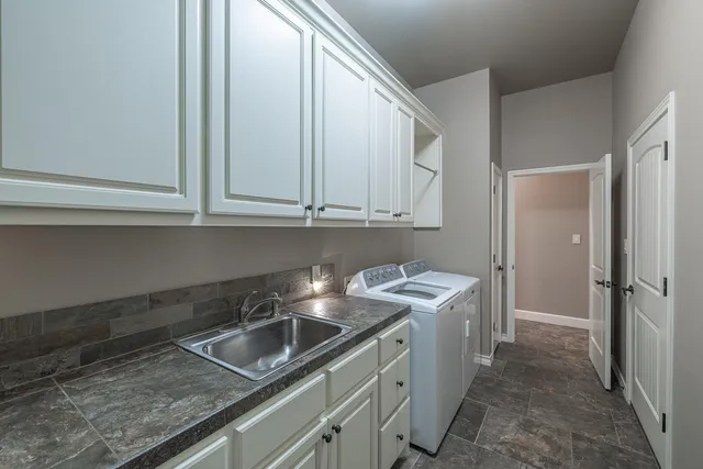 $373,450 | 527 Avenue T, Shallowater, TX 79363