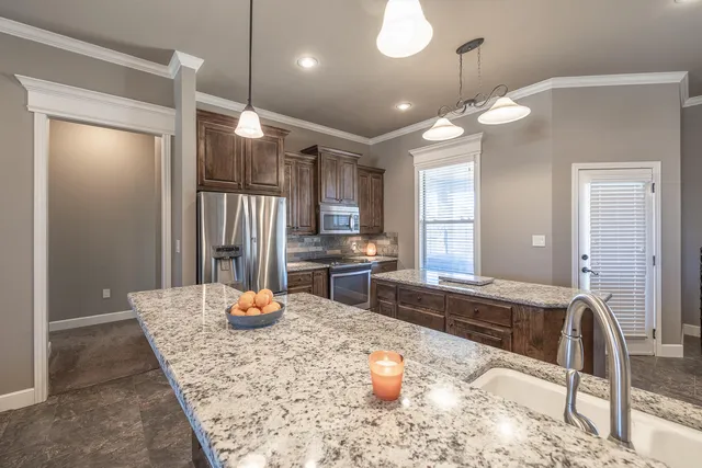 $373,450 | 527 Avenue T, Shallowater, TX 79363