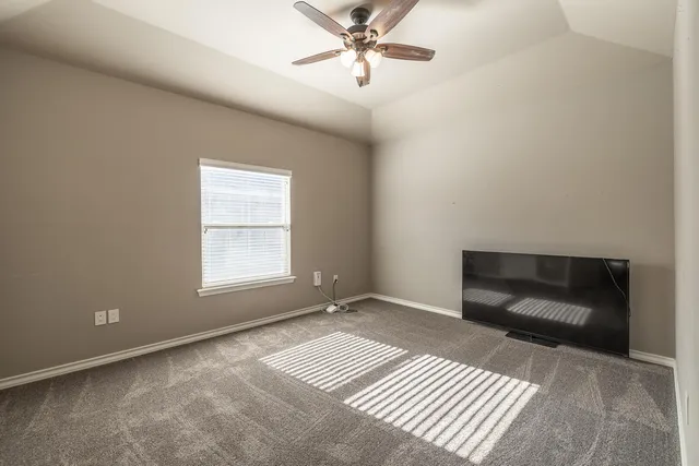 $373,450 | 527 Avenue T, Shallowater, TX 79363