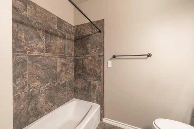 $373,450 | 527 Avenue T, Shallowater, TX 79363