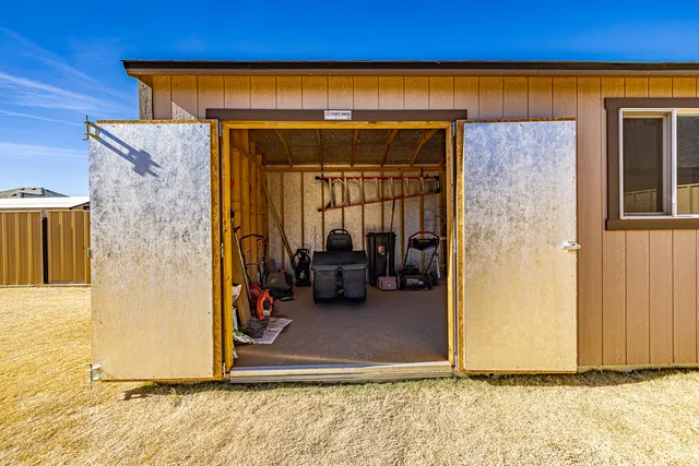 $373,450 | 527 Avenue T, Shallowater, TX 79363