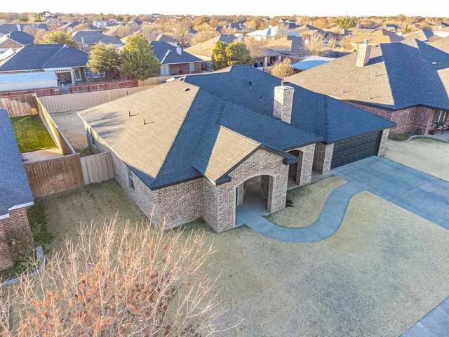 $373,450 | 527 Avenue T, Shallowater, TX 79363
