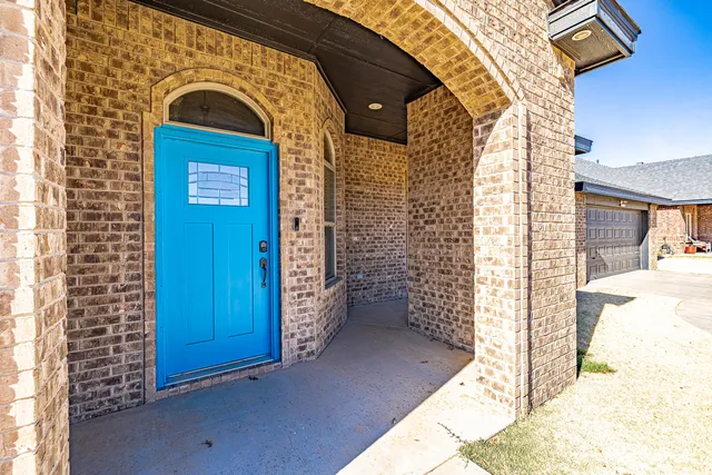 $373,450 | 527 Avenue T, Shallowater, TX 79363