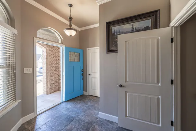 $373,450 | 527 Avenue T, Shallowater, TX 79363