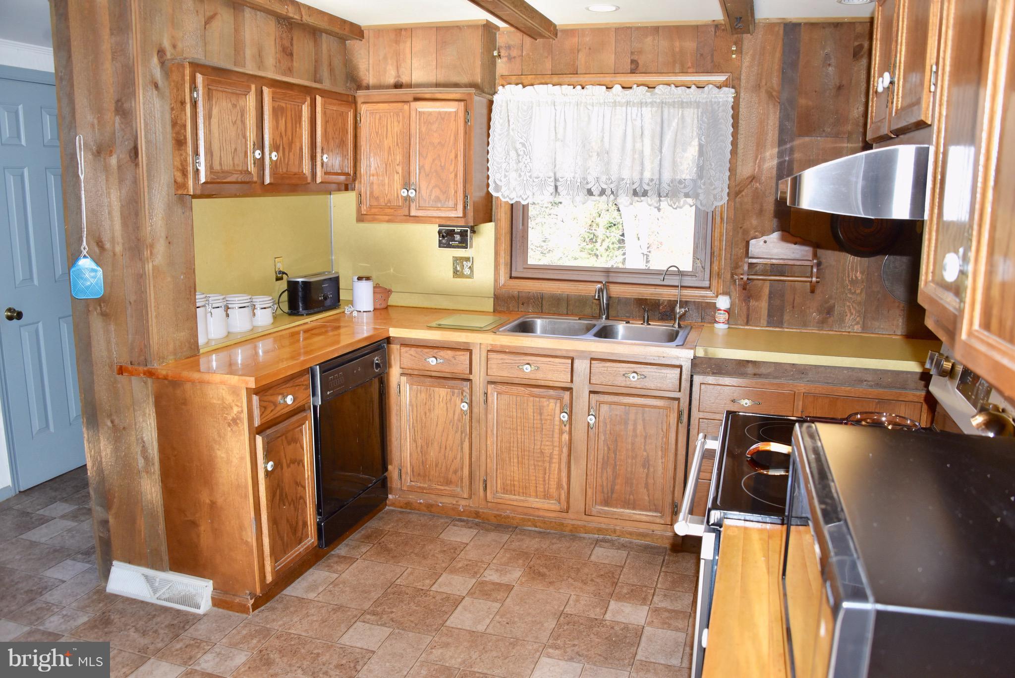 93 Teen Challenge Road Womelsdorf, PA 19567 - Photo 8 of 31 Gallery Image 8
