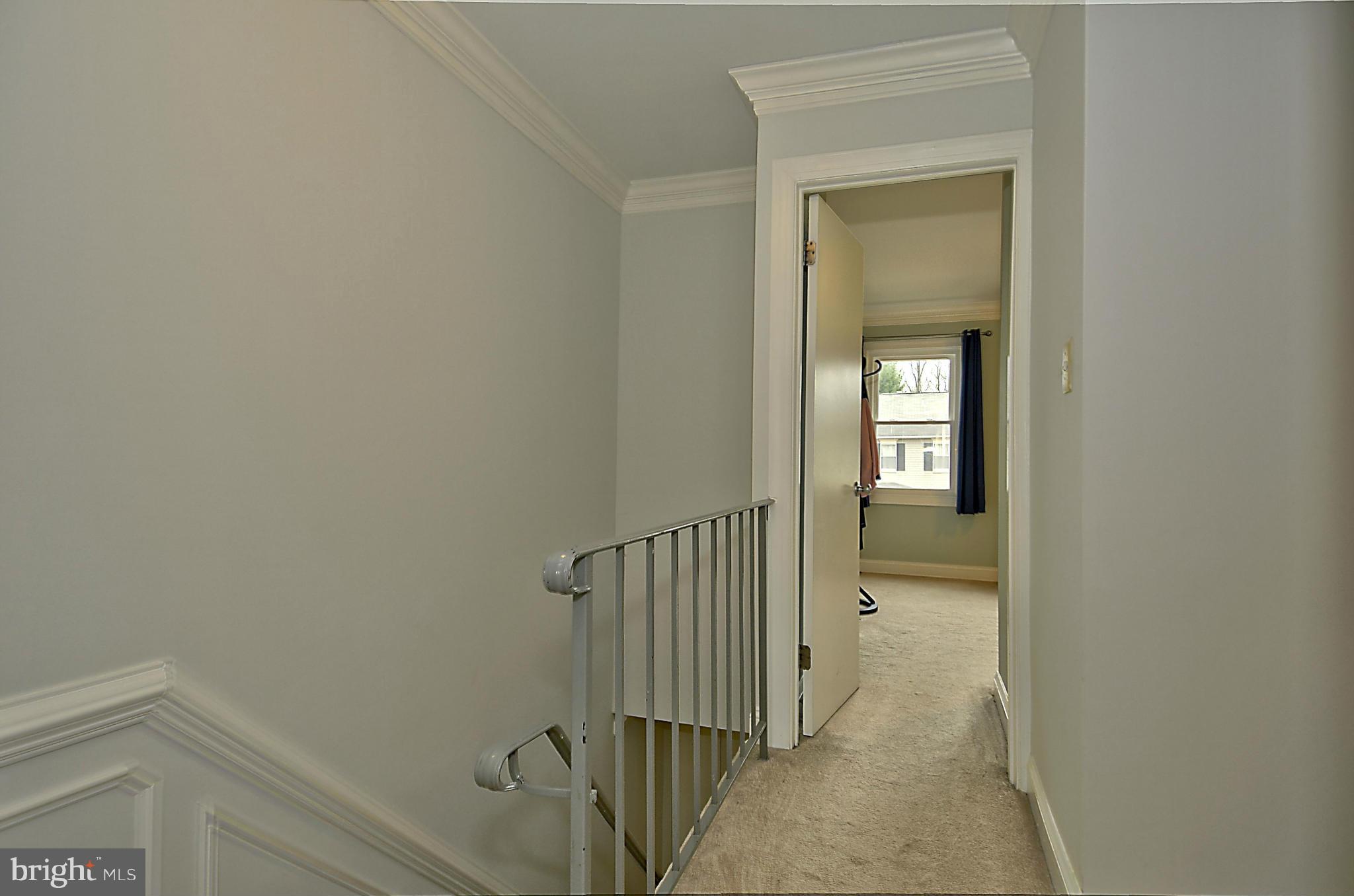 35 Kinsman View Circle Silver Spring, MD 20901 - Photo 16 of 30 a view of a hallway