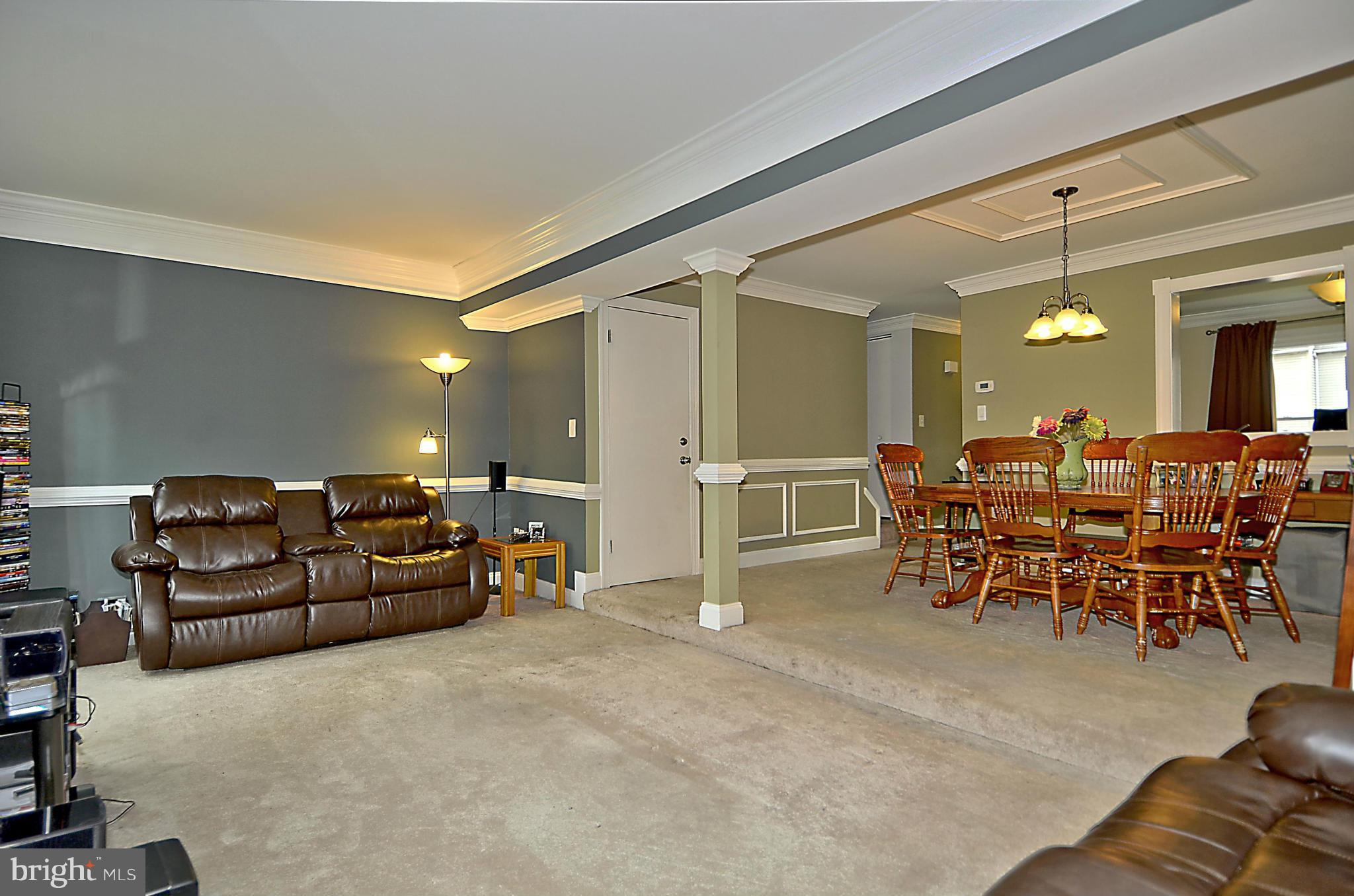 35 Kinsman View Circle Silver Spring, MD 20901 - Photo 8 of 30 a living room with furniture