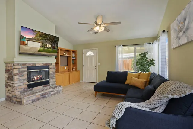 $425,000 | 1505 Dreyfus Lane, Modesto, CA 95355